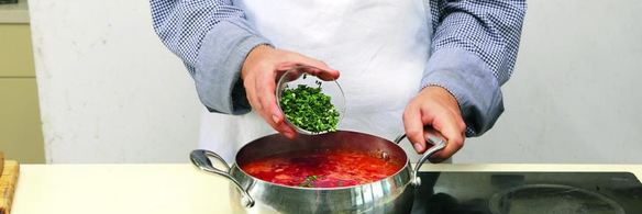 украинский борщ со свеклой и мясом