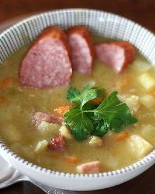 Гороховый суп с колбасой