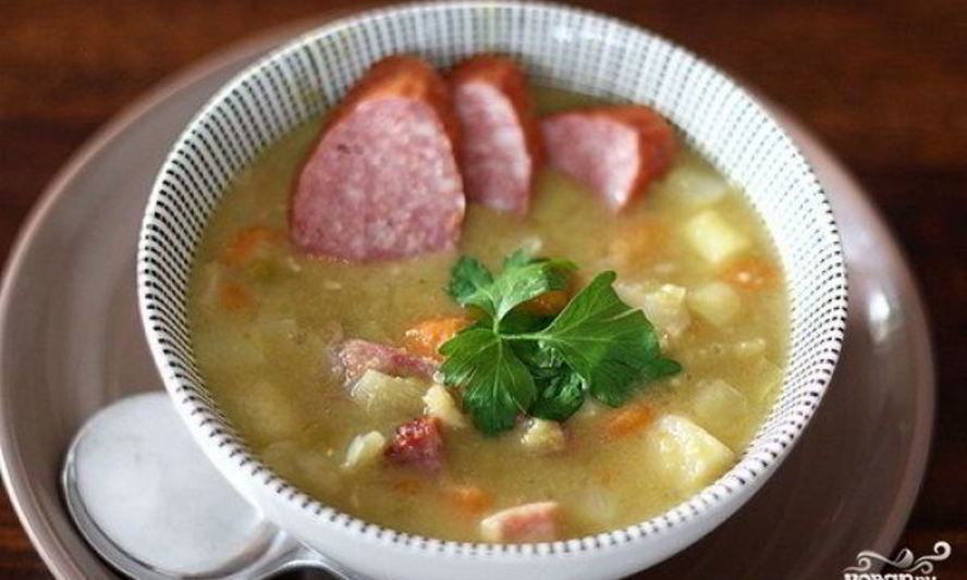 Рецепт горохового супа с колбасой