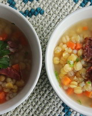 Гороховый суп с копчеными ребрами