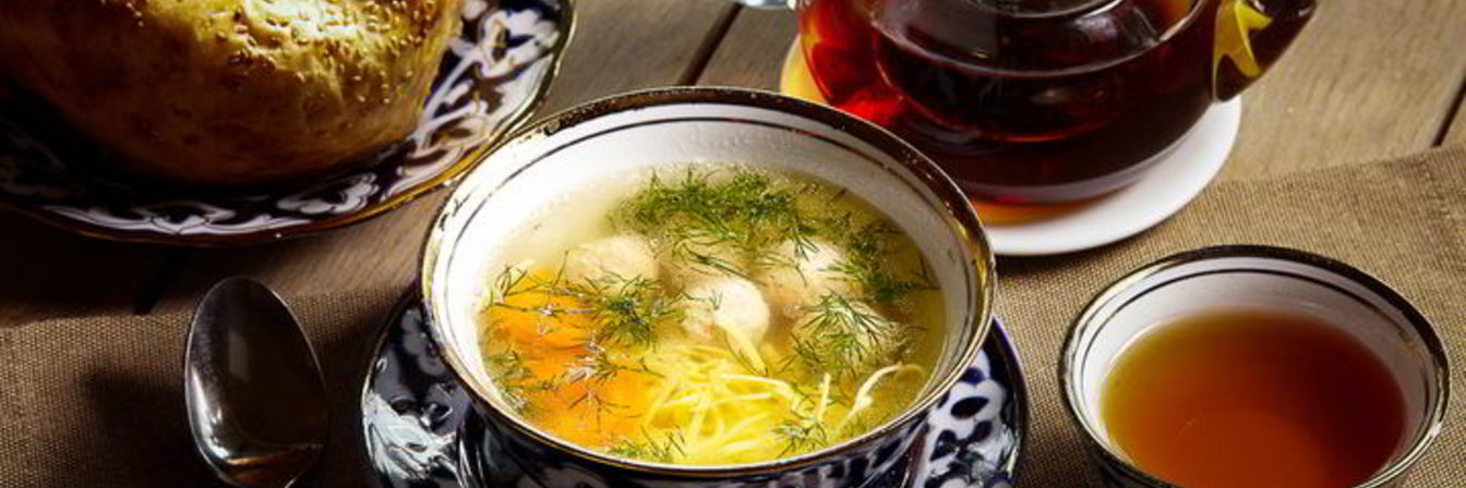 Куриный суп с лапшой и фрикадельками