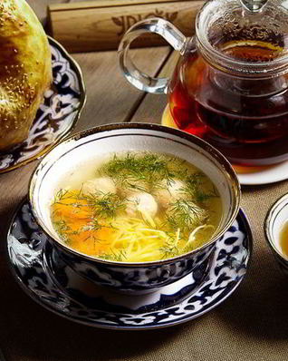 Куриный суп с лапшой и фрикадельками