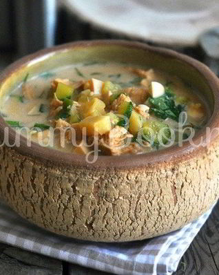 Окрошка с курицей на квасе