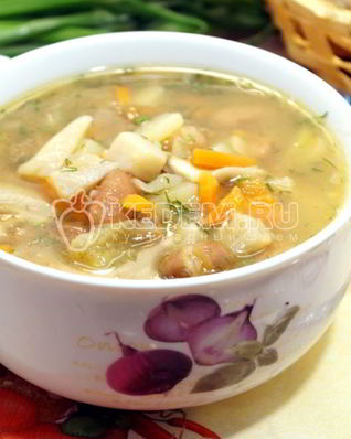 Постный суп с фасолью и грибами