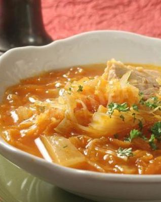 Щи из квашеной капусты со свининой