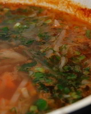 Щи с копчеными ребрышками