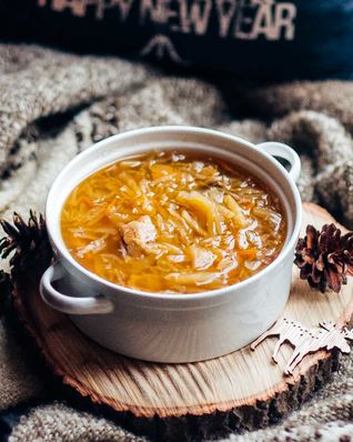 Суточные щи из кислой капусты