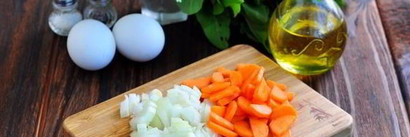 зеленые щи со щавелем и яйцом