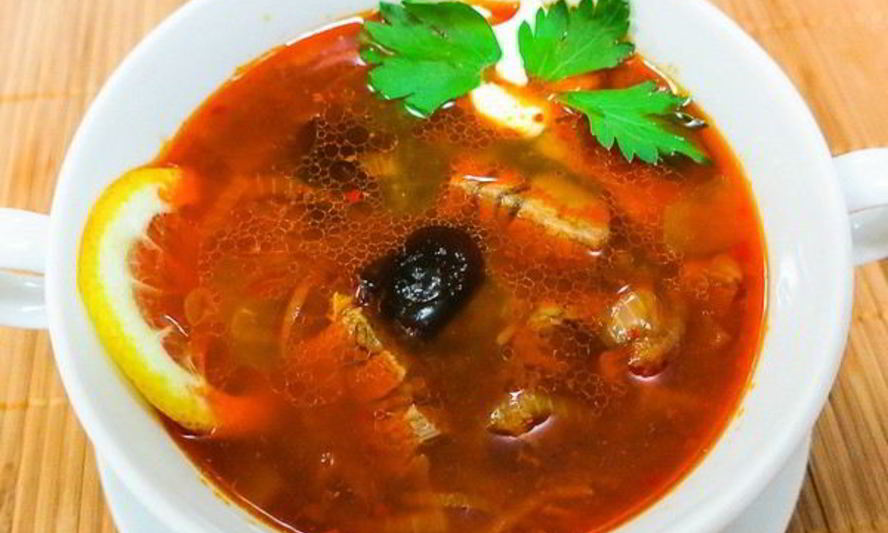 Рецепт мясной солянки с почками и салом