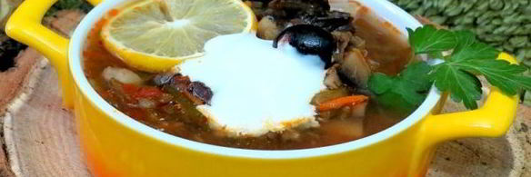 солянка грибная с огурцами