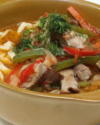 Солянка с говядиной и сладким перцем