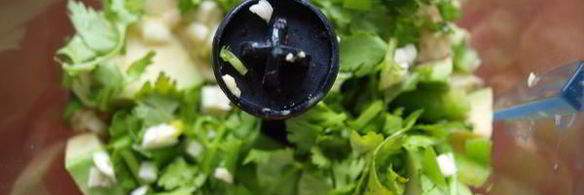 суп из авокадо с гарниром