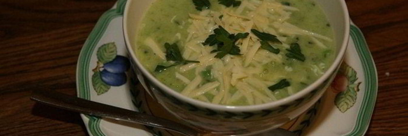 Суп из зеленых овощей с яйцом и лимоном