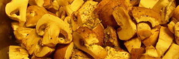 грибной суп-пюре с сыром бри и миндалем