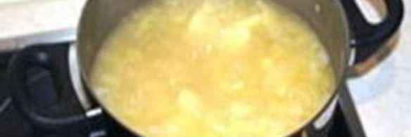 картофельный суп-пюре с сельдереем и куриными клецками