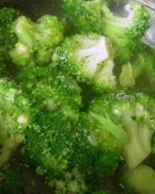 Суп-пюре из брокколи с йогуртом