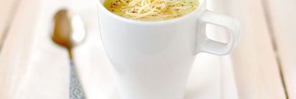 суп-пюре из брокколи с картофелем и сыром