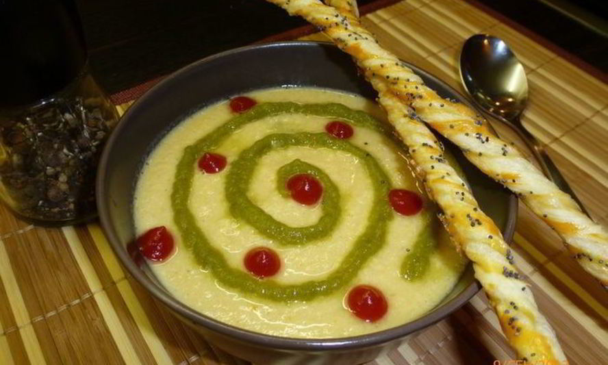 Рецепт супа-пюре из чечевицы с курицей и маковыми палочками