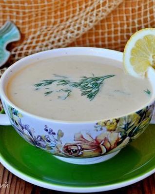 Суп-пюре с красной рыбой, картофелем и укропом