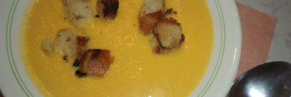 тыквенный суп-пюре с чесночными сухариками