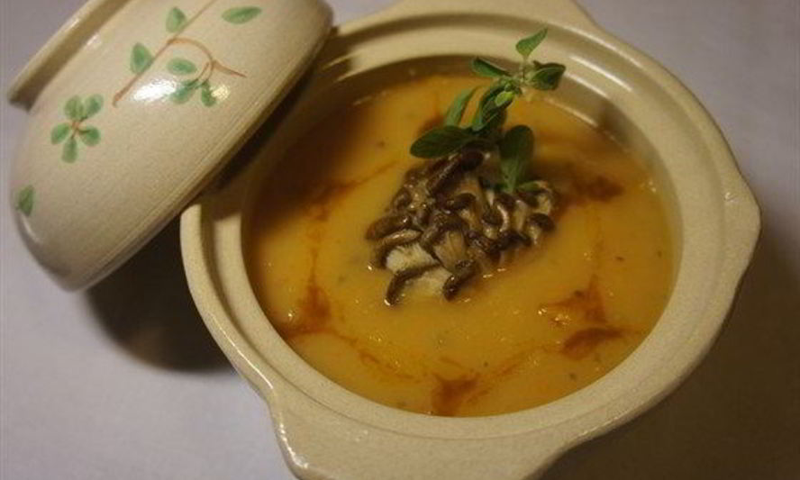 Рецепт тыквенного супа-пюре с вешенками и майораном