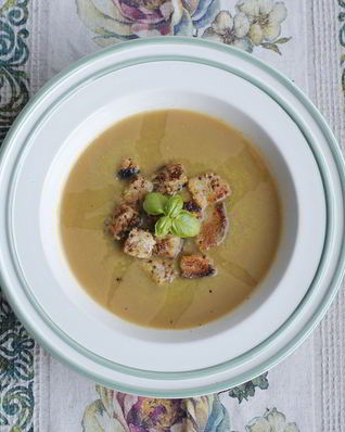 Вегетарианский суп-пюре из заморожнного горошка