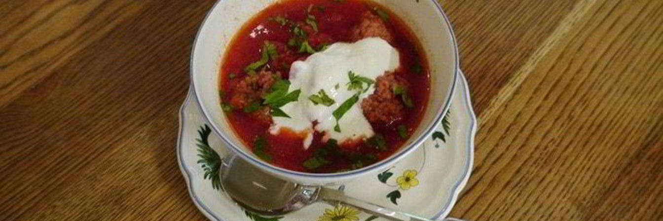 Свекольный суп с фрикадельками