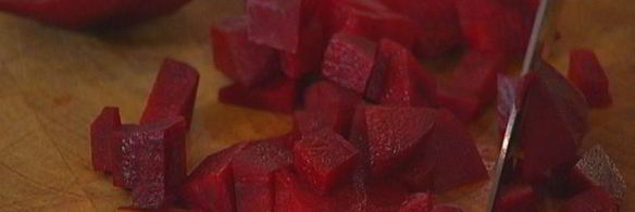 свекольный суп с фрикадельками