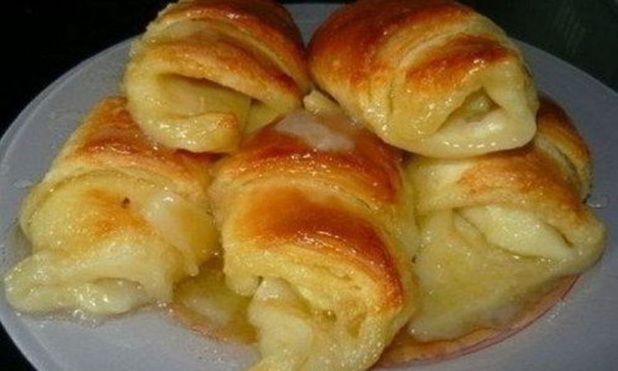 Рецепт ароматных домашних слоек с яблоками