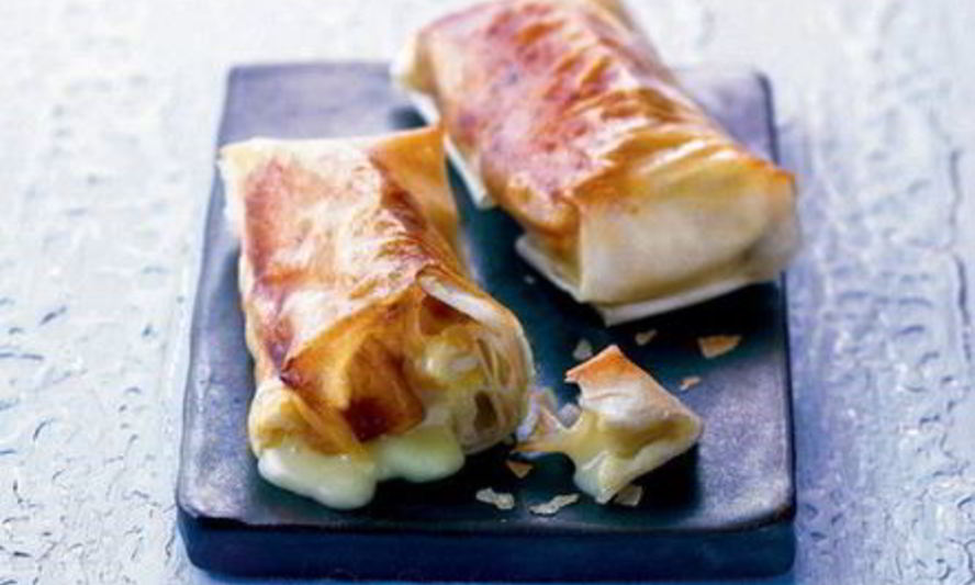 Рецепт блинчиков с домашней колбасой и яблоками