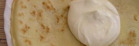 блинчики с маскарпоне, малиной и белым шоколадом