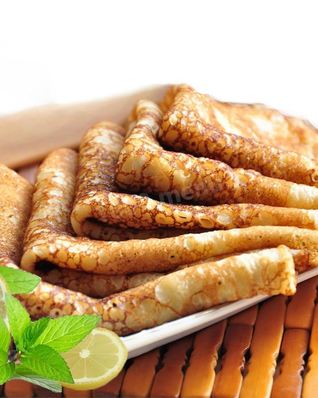 Блины на сыворотке со сливочным маслом