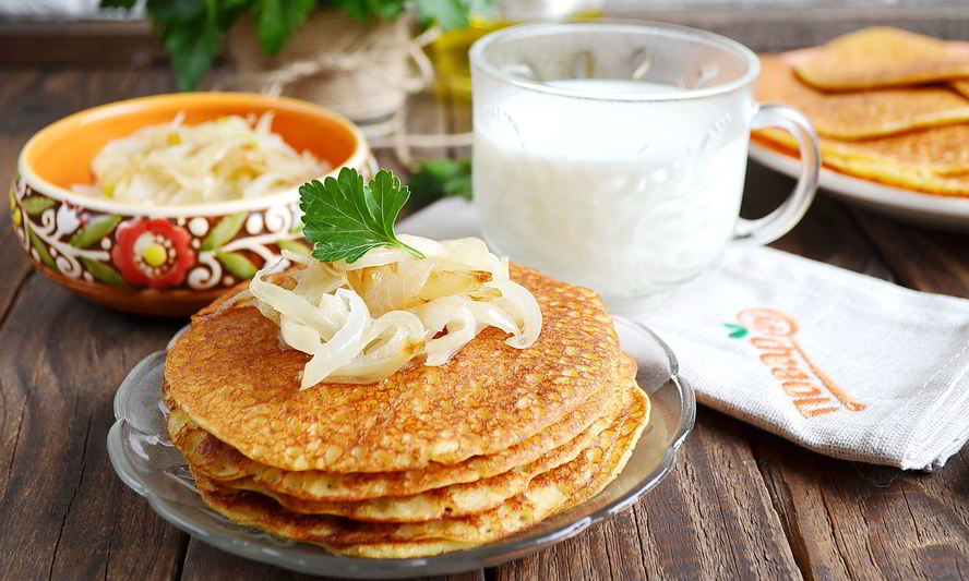 Рецепт гороховых блинов с луком