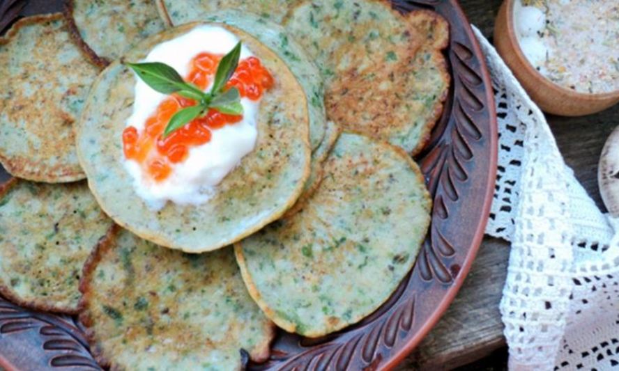 Рецепт мини-блинов со шпинатом и грибами