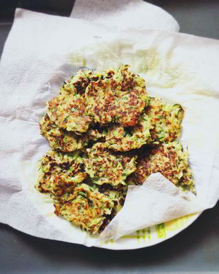 Постные блинчики из цукини с кокосом