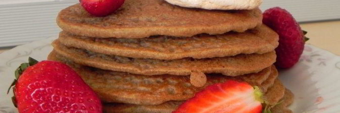 Пшенные блинчики с клубникой