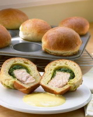 Булочки, фаршированные шпинатом и лососем