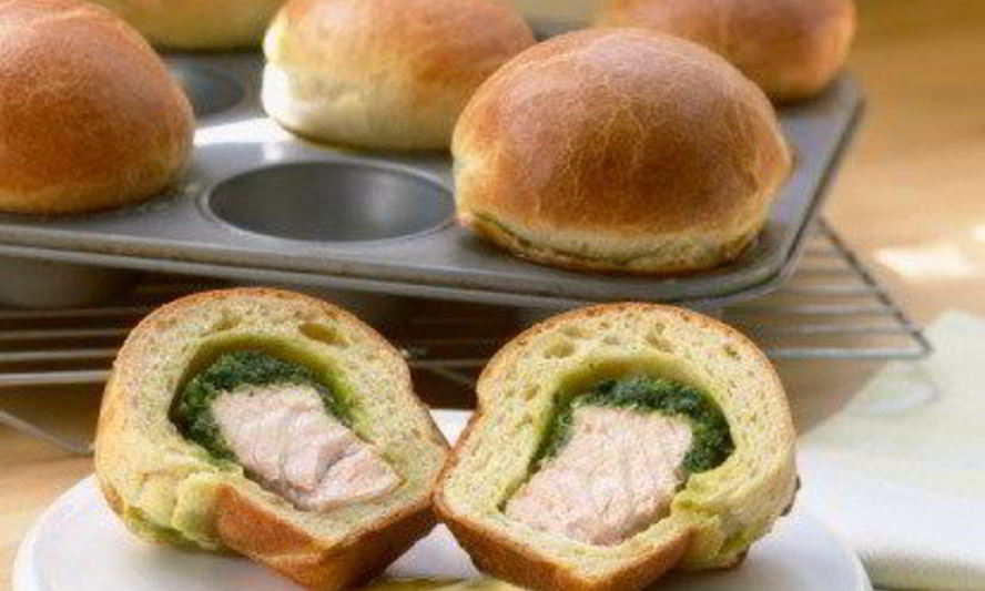 Рецепт булочек, фаршированных шпинатом и лососем