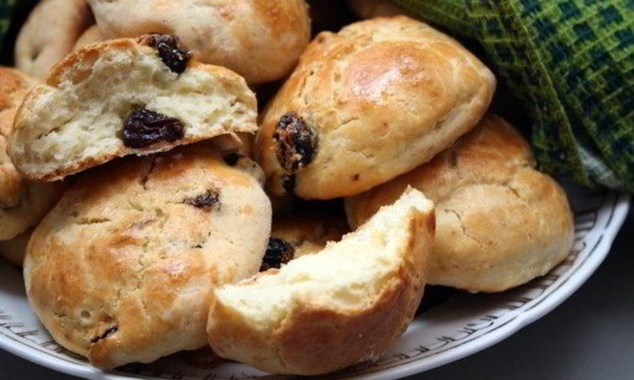 Рецепт булочек с изюмом