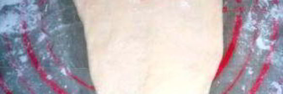 булочки с вишневым джемом