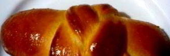 булочки с вишневым джемом