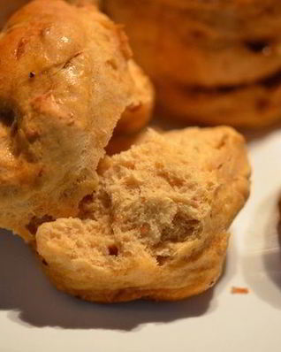 Булочки с вялеными томатами