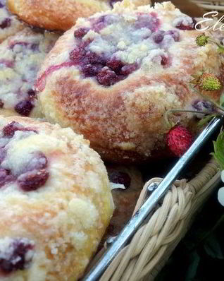 Булочки с ягодами