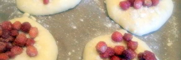 булочки с ягодами