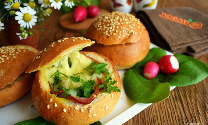 Рецепт горячих булочек с яйцом и сыром