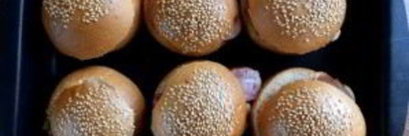 горячие булочки с яйцом и сыром