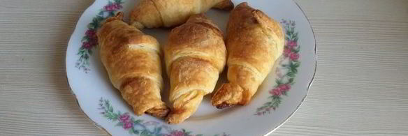 круассаны с финиками и медом