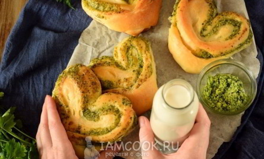 Рецепт плюшек с песто из петрушки