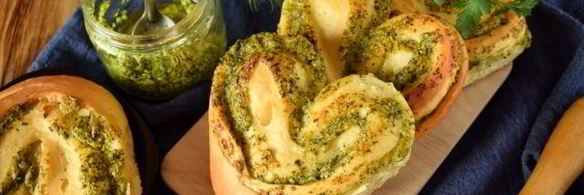 плюшки с песто из петрушки