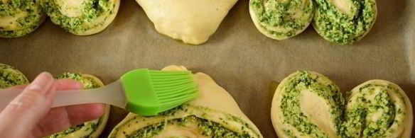 плюшки с песто из петрушки